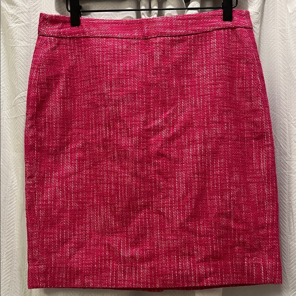 Elegant Pink Tweed Skirt